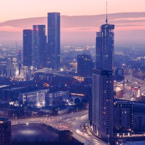 맨체스터 중심부에 건설 중인 그레이트 잭슨 스트리트 고층 빌딩 지구