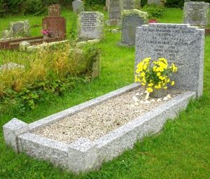 세인트 메리스(Scilly 제도)(St Mary's, Isles of Scilly)에 있는 해럴드 윌슨의 묘