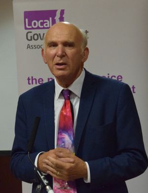 2018년 브라이턴에서 연설하는 케이블