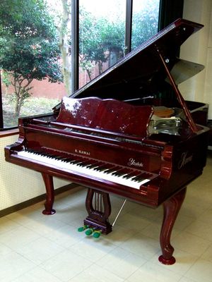 YOSHIKI를 위한 카와이 특주 콘서트 그랜드 피아노(1993년)