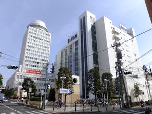 마쓰도점 (마쓰도 빌딩 점포동(사진 오른쪽). 2018년 3월 21일 폐점)