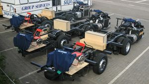 버스 차체 제작업체인 Lahden Autokori로 향하는 2009년 스카니아 롤링 섀시