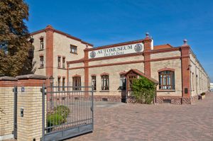 카를 벤츠 박사 자동차 박물관의 정문