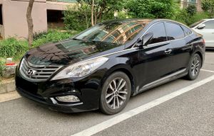 현대 그랜저 HG (전기형) 정측면