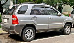 기아 뉴 스포티지 (전기형) 후측면