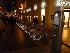 밤의 벨리브 자전거 대여소, 카드 슈트리