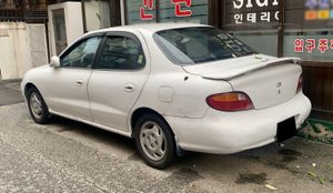 현대 아반떼 후측면