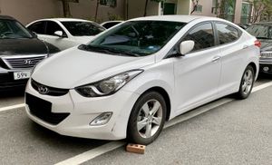 현대 아반떼 MD 정측면