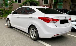 현대 아반떼 MD 후측면