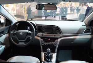 현대 아반떼 AD 실내