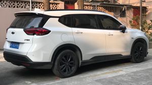 쉐보레 올란도 후측면