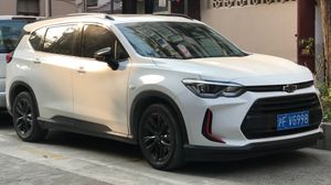 쉐보레 올란도 정측면