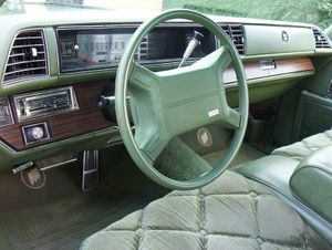 ACRS가 장착된 1975년형 뷰익 일렉트라(Buick Electra)