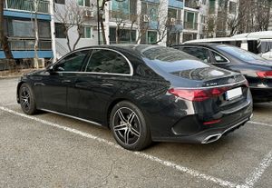 W214 전기형 후면