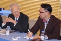 오카베 요시히코와 함께 (2015년 11월)