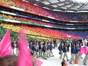 아일랜드 더블린 크로크 파크에서 열린 2003년 특수올림픽 세계 하계 경기 대회 개막식의 관중들