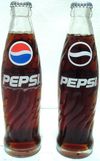 펩시콜라 200ml 병(왼쪽: 1998년~2006년 디자인/오른쪽: 2007년부터의 새로운 디자인)