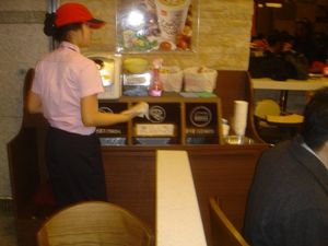 한국에서는 쓰레기를 종류별로 분류합니다.