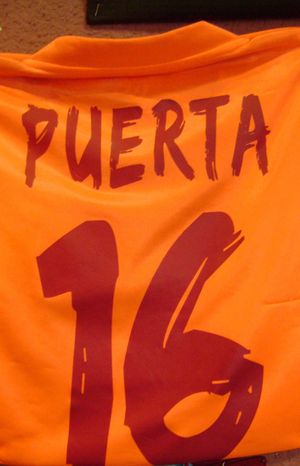 세비야는 푸에르타의 사망 후 그의 등번호 16번을 영구결번으로 지정하려 했으나, 규정상 실제 영구결번은 되지 못했다.