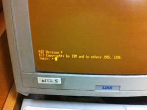 AIX 버전 4 콘솔 로그인 프롬프트