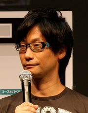 2011년 도쿄 게임 쇼에서 코지마 히데오