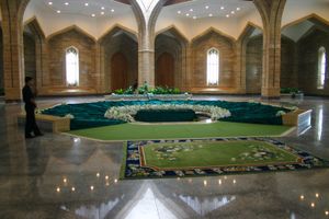 아사드 묘소 파괴 전 카르다하