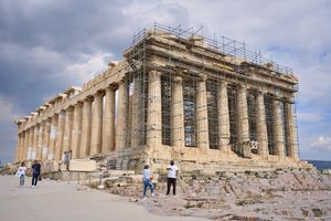 2021년 복원 작업 중인 파르테논