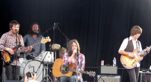 2008년 시애틀에서 공연하는 플릿 폭시스