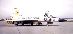 326 전투 그룹의 64 전투 요격 중대 컨베어 F-102(F-102)A-75-CO 델타 대거 56-1344, 1960년 3월
