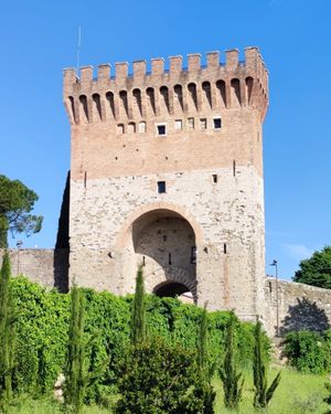 산탄젤로 문 카세로 탑