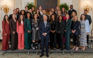 조 바이든 대통령과 NJ/NY 고섬 FC 선수들. 2023년 우승 기념 백악관 방문