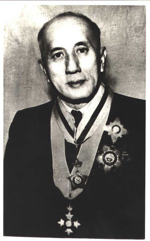 툰 시르 탄 챙 록, MCA 초대 회장