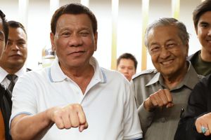 로드리고 두테르테(Rodrigo Duterte) 필리핀 대통령과 마하티르 모하마드(Mahathir bin Mohamad) 말레이시아 총리 (2018년 7월 15일)