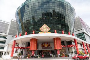 2013년 설날 축제 기간 중 수리아 사바(Suria Sabah), 코타키나발루의 쇼핑몰 중 하나