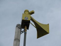 썬더볼트 1003 사이렌에 있는 민방위 로고