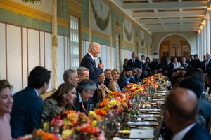 제9차 미주 정상회의에서 2022년 미국 대통령 조 바이든이 빌라에서 주최한 세계 지도자 만찬.