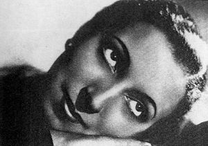 머서는 밀드레드 딕슨을 어머니라고 불렀다.