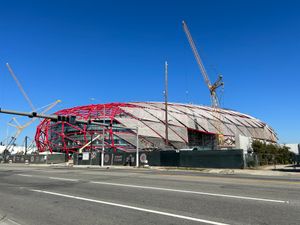 2023년 10월 공사 중인 인투이트 돔