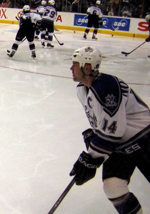 1995년 뉴욕 레인저스와의 트레이드를 통해 영입된 Mattias Norstrom은 2001년 팀 주장으로 임명되어 2007년 트레이드될 때까지 그 자리를 유지했다.