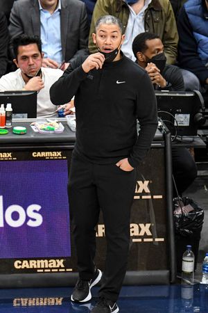 타이론 루는 2019년부터 클리퍼스의 감독을 맡고 있다