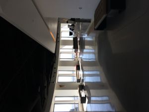 미국 은행 타워 71층에 위치한 OUE 스카이스페이스의 내부(북서쪽 조망)