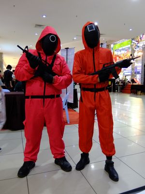 시리즈 속 경비원으로 코스프레하는 사람들