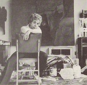 1960년대 또는 1970년대 자신의 아틀리에에서의 화가 제인 프랭크