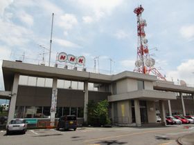 2010년 6월 촬영, 이이다 지역에 있던 NHK 고후 방송국 구청사