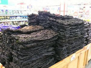 한국 시장에서 말린 미역