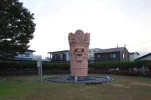 아테루이 광장의 상징 조각