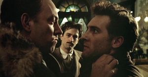 베르톨루치의 1976년 서사 영화 1900에 출연한 수더랜드, 로버트 드 니로, 제라르 드파르디외