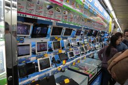 홍콩의 판매대에 진열된 태블릿 PC(2013년)