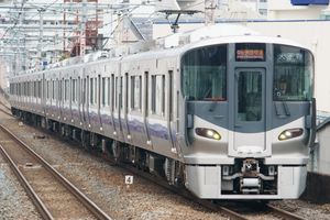 간쿠·기슈지 쾌속에 사용되는 225계 전동차