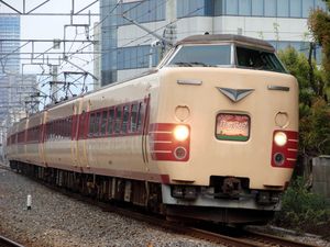 381계, 일본 최초의 상업용 틸팅 전동차